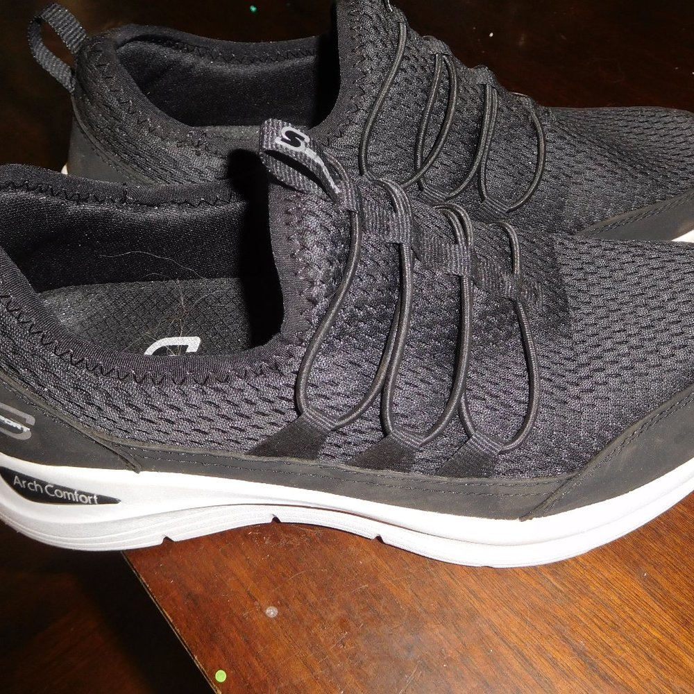Skechers  Arch Support Sneakers
